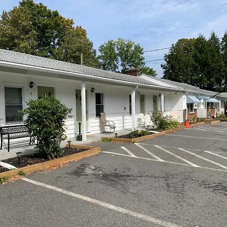 Heart Of The Berkshires Motel